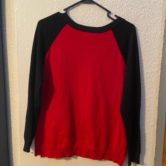 United States Sweaters crewneck!! 🖤❤️🍎 - Picture 3 of 3